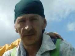 Больше четырех месяцев в Волгоградской области не могут найти 41-летнего мужчину с волком на кофте