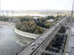 Большегрузам запретят ездить по мосту через Волжскую ГЭС