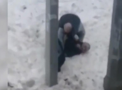 На видео попало, как волгоградец проломил голову экс-супругу возлюбленной