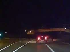 Беспощадные дорожные рабочие в Волгограде «нарисовали» разметку в никуда