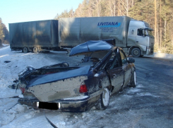 Под Волгоградом водитель BMW спровоцировал тройное ДТП: 2 пострадали