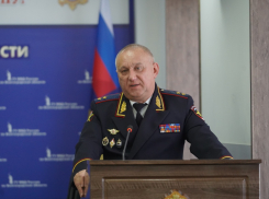 Замминистра МВД РФ Александр Кравченко провёл итоговую пресс-конференцию в Волгограде: о преемнике, женщинах и «Роторе»