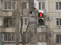 На пешеходном переходе 7-й Гвардейской иномарка сбила волгоградца