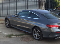 Злостный нарушитель ПДД переехал на своем Mercedes пристава в Волгограде