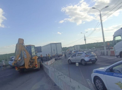 ДТП с шестью машинами вызвало адскую пробку в Волгограде 
