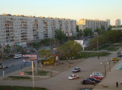 На остановке «Парк памяти» ликвидировали часть пешеходного перехода, чтобы избежать пробки 