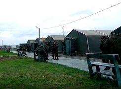 На полигоне с мобилизованными под Волгоградом круглосуточно дежурит военная полиция