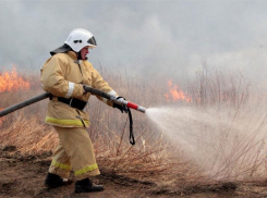 Пожары охватили Волгоградскую область