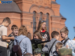 Житель Волгоградской области и его 16-летняя подруга дерзко обманули ребенка в онлайн-игре