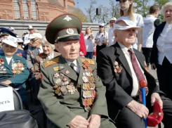 Парад Победы в Волгограде посетили почетные гости – ветераны Великой Отечественной войны