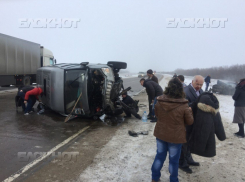 В ДТП с маршруткой и ВАЗ-2110 на трассе под Волгоградом 1 погиб, 6 в больнице