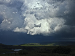 О ливне с грозой в ближайшие часы предупредило МЧС в Волгоградской области