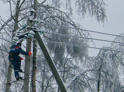 Электроснабжение полностью восстановлено в двух районах Волгоградской области