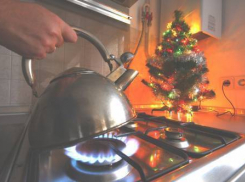 На юге Волгограда 38-летняя женщина покалечила чайником майора полиции