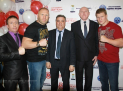 Боксер Поветкин и боец ММА  Харитонов открыли спортшколу в Камышине 