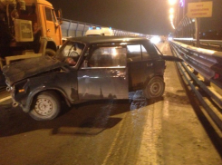 В Волгограде массовое ДТП на «танцующем» мосту парализовало движение