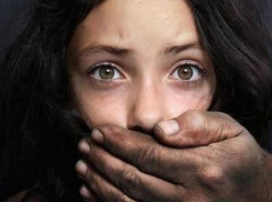 Педофил из Дубовки сядет на 13 лет за восьмилетнее насилие над падчерицей