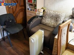 В забеге с ведром от батареи к батарее приняли участие замерзающие жители севера Волгограда