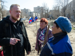 Жители многоэтажек Ангарского вышли на субботник