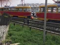В центре Волгограда встала линия скоростного трамвая из-за разрыва сцепки вагонов 