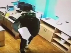 Опубликовано видео поджога жителем Волгограда психиатрической больницы