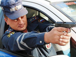 Под Волгоградом полицейский расстрелял ВАЗ для задержания лихача