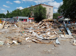 «Руины малого бизнеса»: три павильона и киоск решили снести власти Волгограда