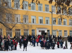 Массовая эвакуация в школах Волгограда