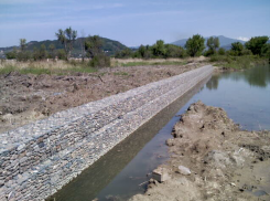 В Волгограде суд обязал сделать берегоукрепление Ахтубы безопасным