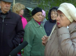 Жители дома на улице Буханцева в Волгограде продолжают замерзать в своих квартирах