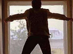 В Волгограде 15-летний парень выпрыгнул из окна гимназии, чтобы сходить в магазин 