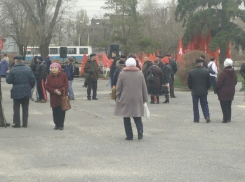 200 волгоградцев поддержали акцию против роста цен 