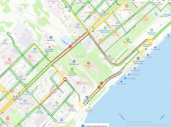 Волгоградцы прощаются с Николаем Максютой: центр города стоит в пробке