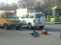 Маршрутка сбила мужчину на пешеходном переходе в Волгограде