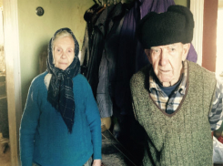 В Волгограде ветераны после пожара вынуждены жить в бане  