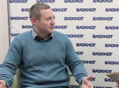 Команда губернатора работает настолько отвратительно, что ее будто и нет, - Роман Гребенников 