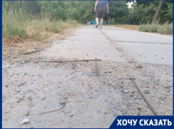 Волгоградка показала дорогу-ловушку, где каждый день люди разбиваются в кровь