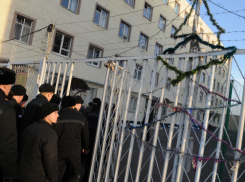 Под Волгоградом осужденные провернули аферу с деньгами в колонии