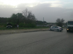 В Волгограде 18-летний водитель Ford протаранил Hyundai 