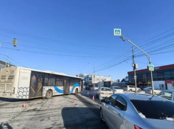 Автобус сбил идущих по «зебре» пешеходов в Волгограде 