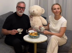 Видео Джанабаевой и Меладзе про гуманоидов и родителей «с приветом» нарвался на хейт