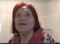 Пережившая ВОВ пенсионерка покреативила с потолком в ванной