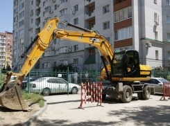 Жителям пяти домов на севере Волгограда пообещали организовать стабильную подачу горячей воды 