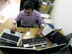 Под Волгоградом за установку пиратских программ в боулинге «Страйк» задержаны ITишники