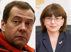 Лидер волгоградских профсоюзов украла у Дмитрия Медведева текст поздравления с Днем народного единства