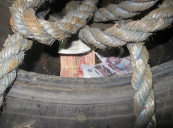 Хотели продать 12 тонн горючего: задержание в Волгограде работников теплохода попало на видео