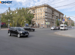 Новое ДТП на проклятом перекрестке Волгограда попало на видео