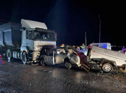 Волгоградские медики рассказали о состоянии выжившего в ДТП подростка: его 17-летний брат погиб 
