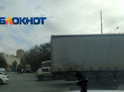 Движение транспорта парализовано в центре Волгограда 