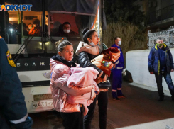 Переселенцы с Донбасса едут своим ходом в Волгоградскую область 